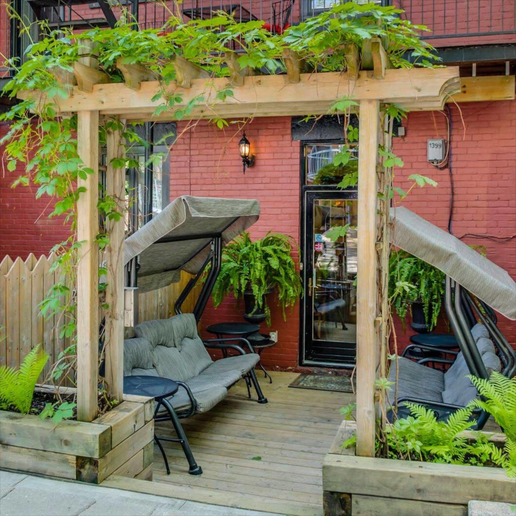 Les Bons Matins 3* Montréal